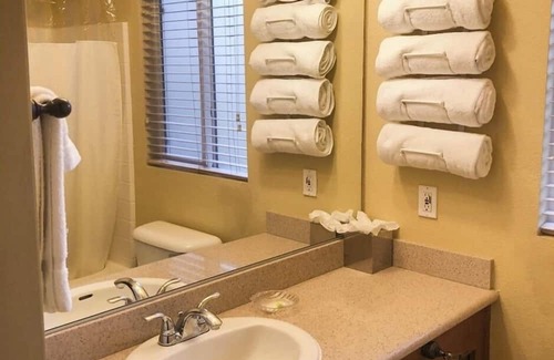 Point Arena Complejo | Luxury one bedroom and one bathroom unit with full amenities