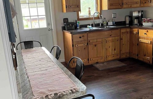 Gansevoort Otro | Historic 1828 Farmhouse accessible to Saratoga, Glens Falls, and Lake George