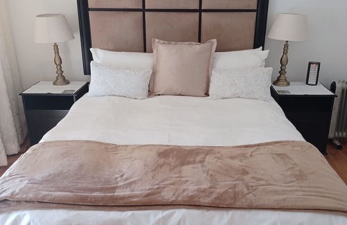 Parys Casa | Home away from home in a secure golf estate