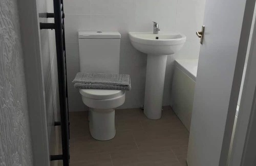 Dadlington Casa | Immaculate 2-Bed House in Coventry