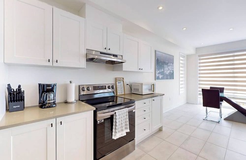 Carrying Place Casa | LAKEFRONT PARADISE - 6 BEDROOMS HAVEN WITH BREATHTAKING VIEWS!
