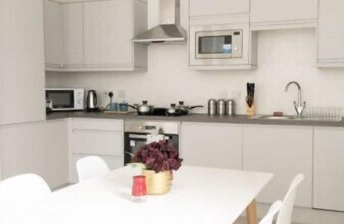 Fleet Apartamento | Zenith @ Fleet Heights - Apartment Three