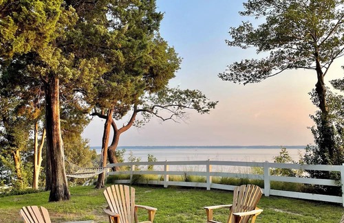 White Stone Casa | Best View on the Northern Neck, Tons of Privacy and a Sandy Beach!
