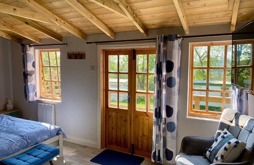 Millthorpe Cabina | Cosy cabin for two in the Peak District