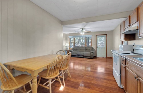 Jamestown Cabina | Country 2 Bedroom 1 Bath Cabin located at Lake Cumberland #410