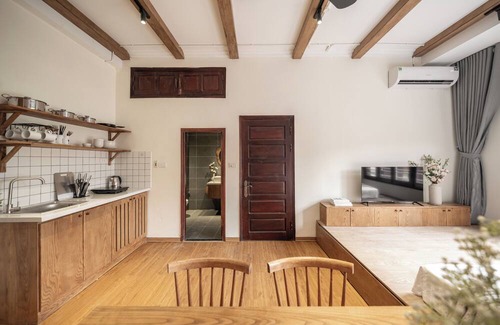 Old Quarter Apartamento | FULL HOUSE Villa with BIG JACUZZI