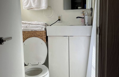 Tree Section Apartamento | The healing room by the beach.