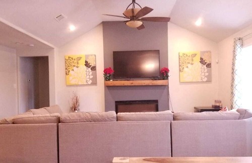 North Central Carrollton Casa | 4 Bedroom Home with easy access to Frisco and Dallas