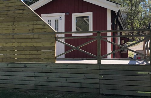 Varmdo Cabaña | Cottage in the beautiful Stockholm archipelago, 3-5 minutes walk to the beach