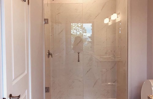 Wellington Casa | Modern, spacious and new home in Wellington - walking distance to all amenities!