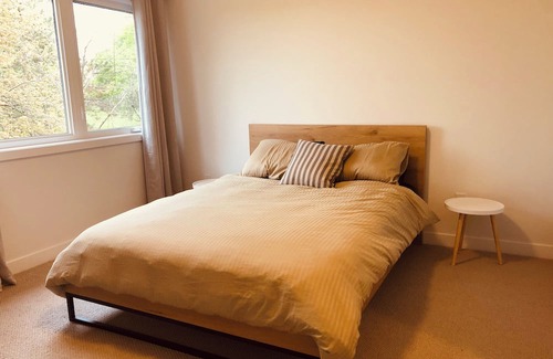 Wellington Casa | Modern, spacious and new home in Wellington - walking distance to all amenities!