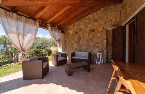 S'Iscala Apartamento | Villa with Patio, Private Entrance and Garden, 5 minutes from the sea