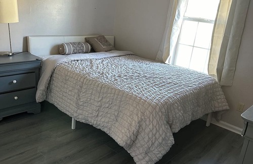 Valdosta Casa | Home away from home. Near moody Air Force base also 15 min away wild adventure