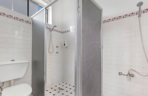 Leichhardt Apartamento | MetaWise Sydney inner City Twin Bed Share Room