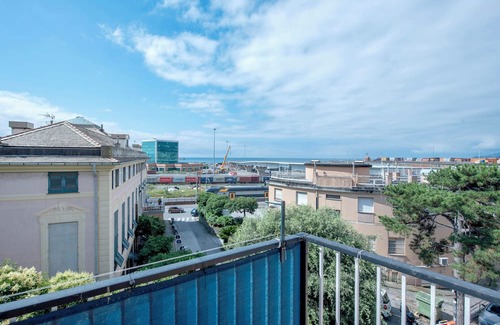 Pra' Apartamento | Apartment 'Palmaro' with Balcony and Air Conditioning