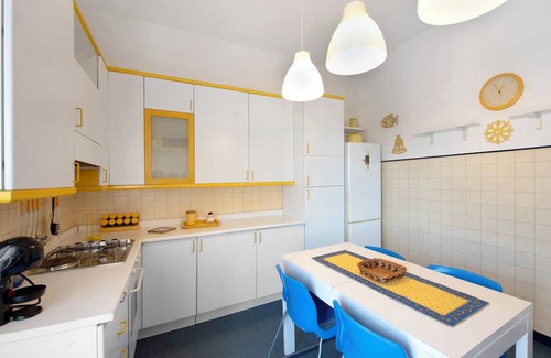 Pra' Apartamento | Apartment 'Palmaro' with Balcony and Air Conditioning