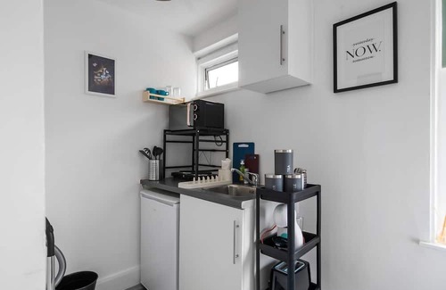 Southgate Apartamento | Affordable En-Suite Studio Rooms in London, N14 3B