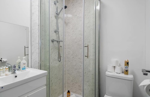 Southgate Apartamento | Affordable En-Suite Studio Rooms in London, N14 3B