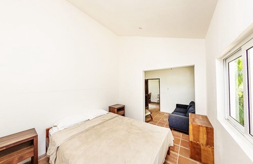 Playa Colorado Casa | Iguana Beach House + Casita: Spacious Beachfront House with Swimming Pool