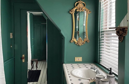 Barnstable Cama Y Desayuno | Victorian by the Sea - Tower Room at Beechwood Manor