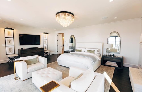 Kingsmill Casa | The Estate is a 7,000 square foot private estate that is designed to impress.