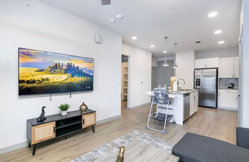 Lewisville Apartamento | Modern Lakeside 1BD with Pool, Gym & Office Space