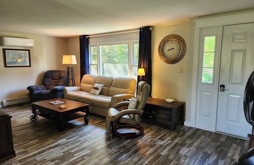 Round Pond Casa | Blue Skies/Round Pond