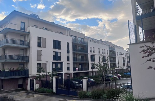 Vaux-le-Penil Apartamento | Bel Appartement Dans une Résidence Récente et Sécurisée