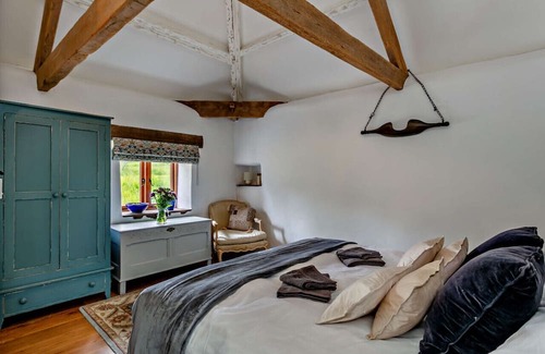 Exbourne Casa | Town Living Farm - Threshing Barn