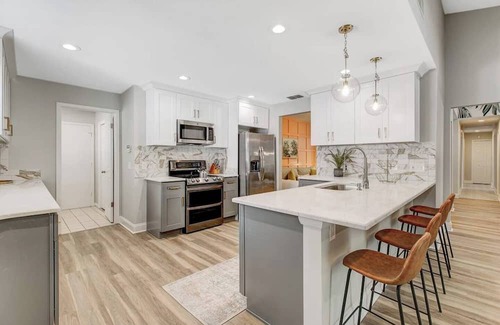 Bloomingdale Casa | Sleeps 10 with pool & game room