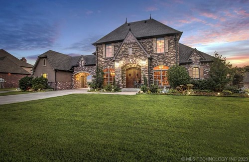 Sperry Casa | Lake View with pool