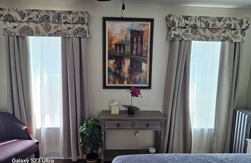 Reading Casa | Two blocks away from Santana Arena in the heart of the city of Reading
