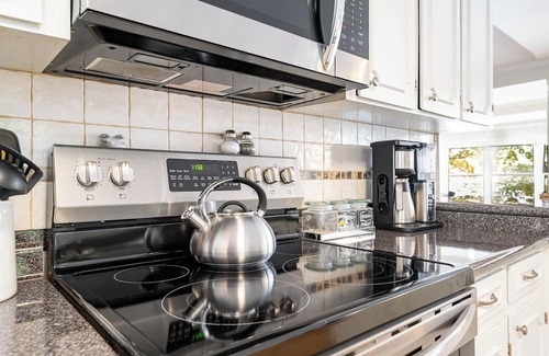 Inman Casa | Enjoy our Lake Bowen Camp