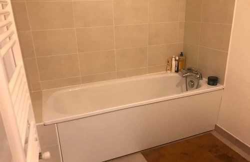 Noisy-le-Sec Apartamento | Vrbo Property
