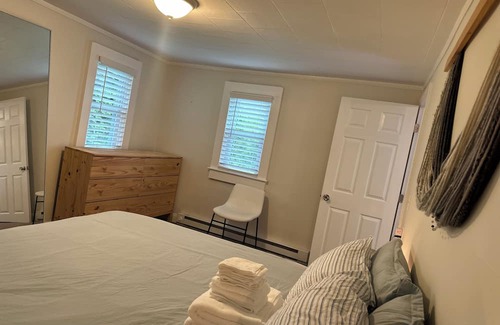 North Kingstown Cabaña | Charming Cottage near Wickford Village and Popular RI Beaches!