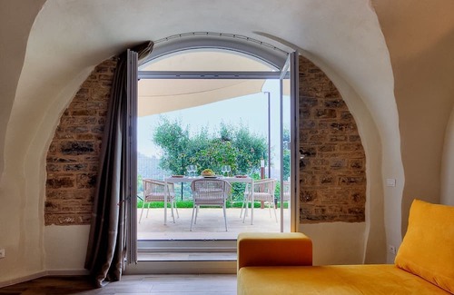 Civezza Apartamento | Cà Di furesti is a garden appartement1bedroom for 4 with fully air conditioning
