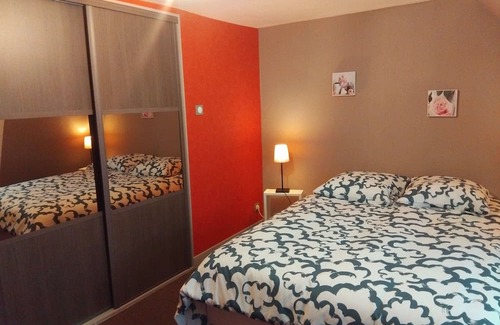 Huelgoat Apartamento | Le Nid du Centre, apartment in the heart of Huelgoat, all within walking distance