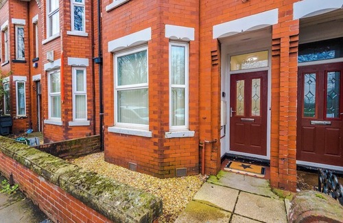 Rusholme Apartamento | Manchester 3 Bed with Parking!
