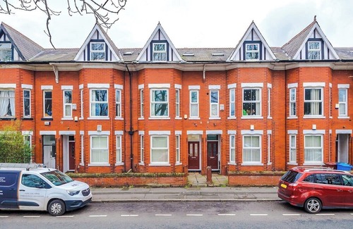 Rusholme Apartamento | Manchester 3 Bed with Parking!