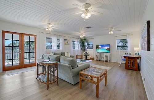 The Dunes Casa | Island Breeze Bungalow at The Dunes