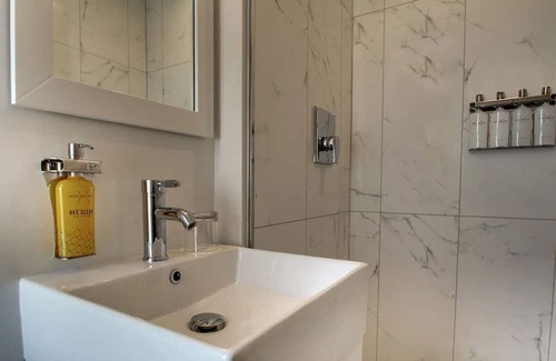 Foggy Bottom Casa | Urban Escape | Hotel w/ Terrace, Minutes to The National Mall