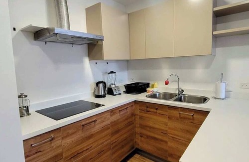 Cumbayá Apartamento | Departamento de 2 dormitorios con patio privado
