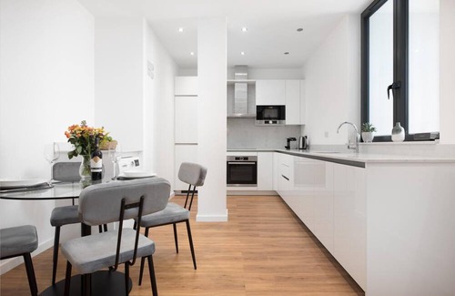 Grove Apartamento | Modern Kingston Home close to Hampton Court Palace by UnderTheDoormat