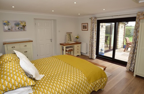 Stanton Drew Apartamento | Private Guest Suite Chew Valley. King Bed near Bath, Bristol, Wells & Cheddar