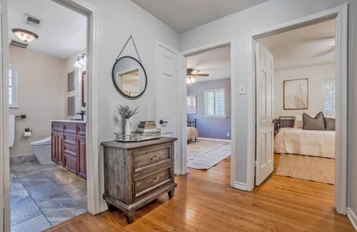 Northeast Dallas Casa | East Dallas Oasis - Hot Tub!