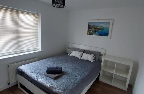 Acresford Casa | Beautiful 2-Bed House in Coventry