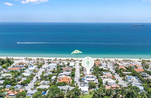 Birch Park Finger Streets Casa | Steps From the Beach Heated Pool Seaside Key