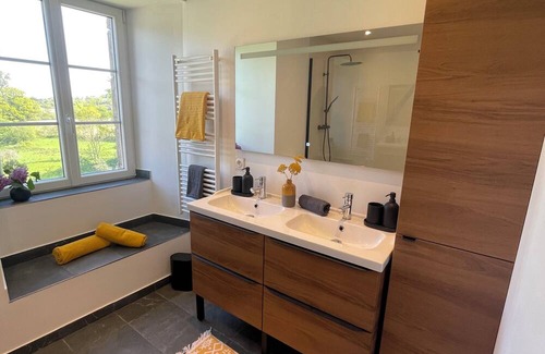 Lanneanou Casa | Manoir 16 ème Siècle Rénové, 6 Couchages Terrain de Tennis et Étang Privatif
