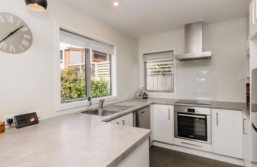 New Plymouth Casa | Cosy Hideaway On Pioneer