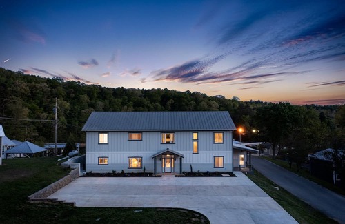 Jacksboro Casa | The Big House at Indian River on Norris Lake